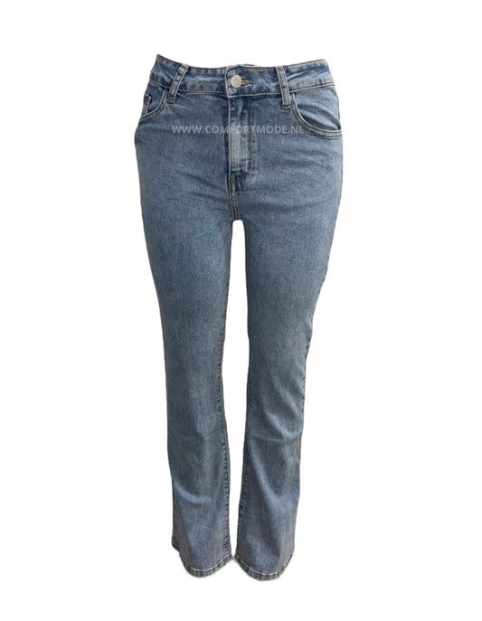 -LICHTBLAUWE JEANS MET FLARE EN STRETCH