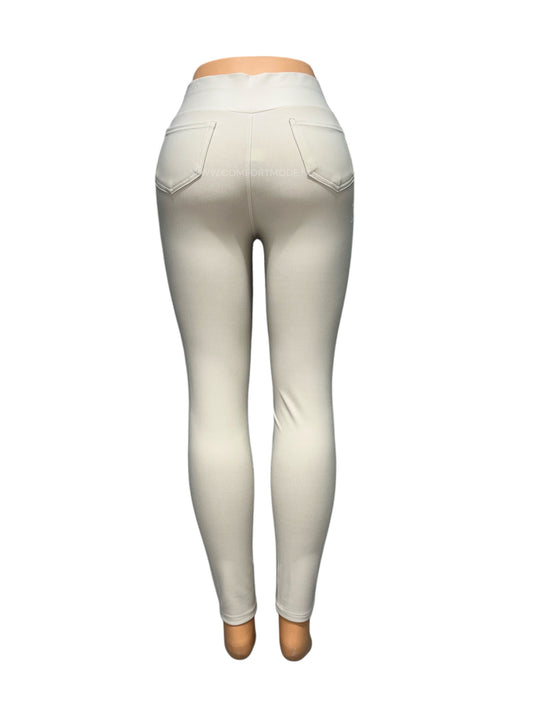 -COMFORTBROEK CREME MET GOUDEN KNOOPJES