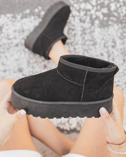 -BLACK LADIES BOOTS