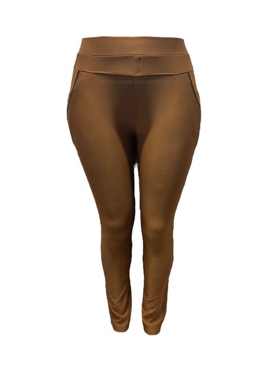 R210 -COMFORTBROEK CAMEL MET ZAKKEN