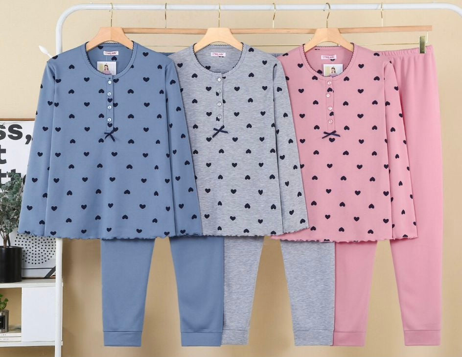 -WARME THERMO PYJAMA MET KLEINE HARTJES EN KNOOPJES