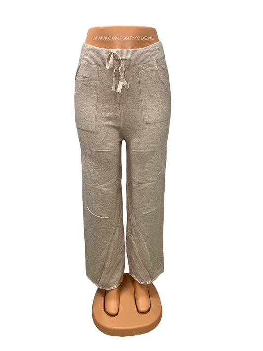 -ZACHTE WOLLEN BROEK MET ZAKKEN BEIGE