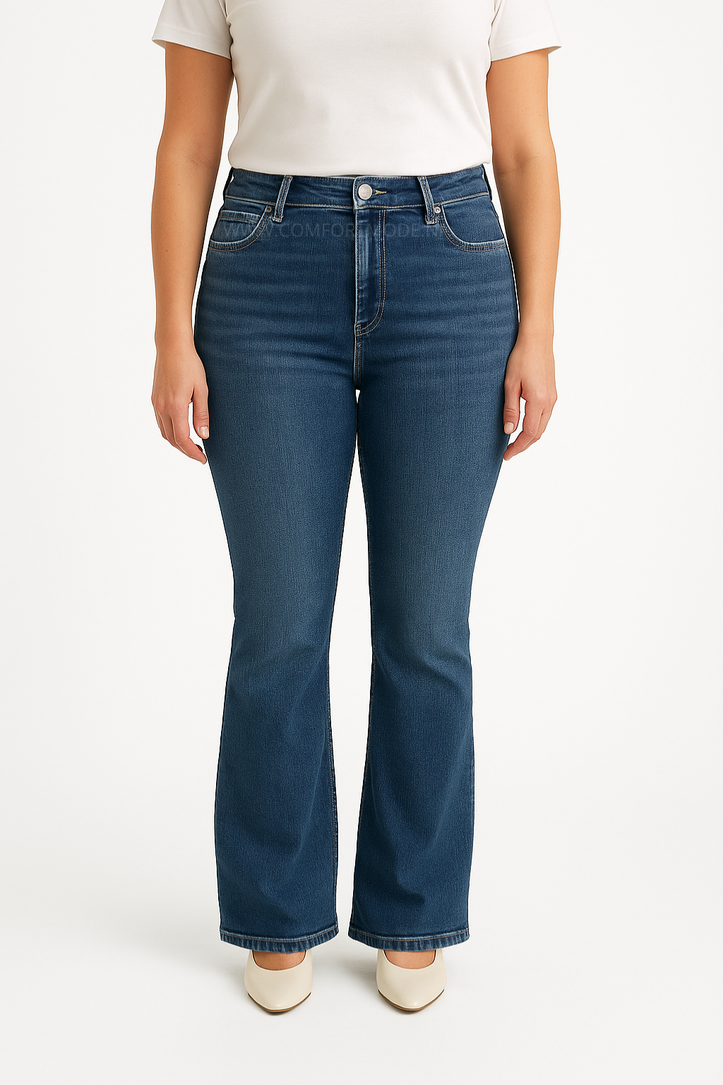 -FLARED JEANS DONKERBLAUW MET STRETCH